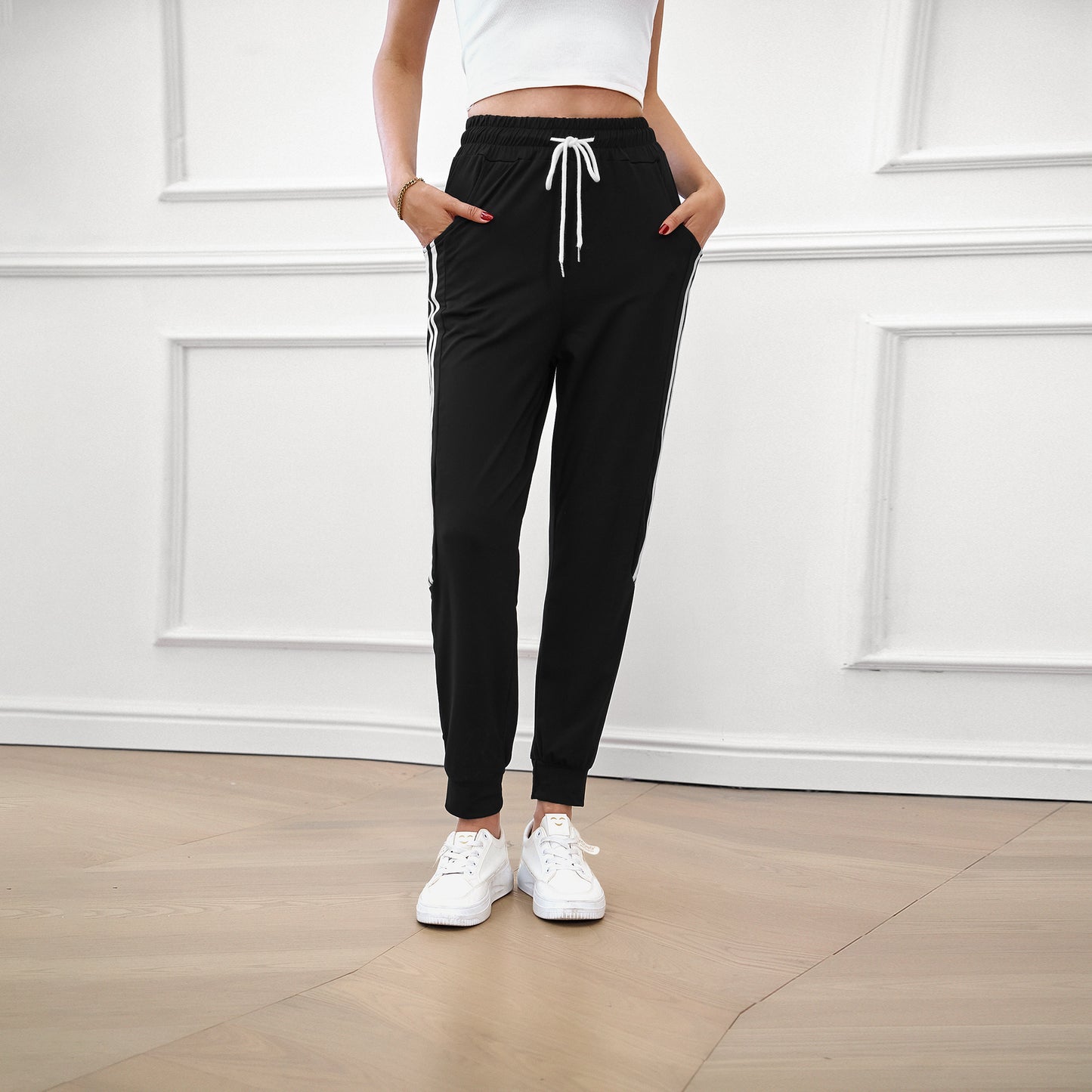 Womens Sweatpants Joggers with Pockets Lady Athletic Gym Lounge Pants Side Stripe for Workout Running Black
