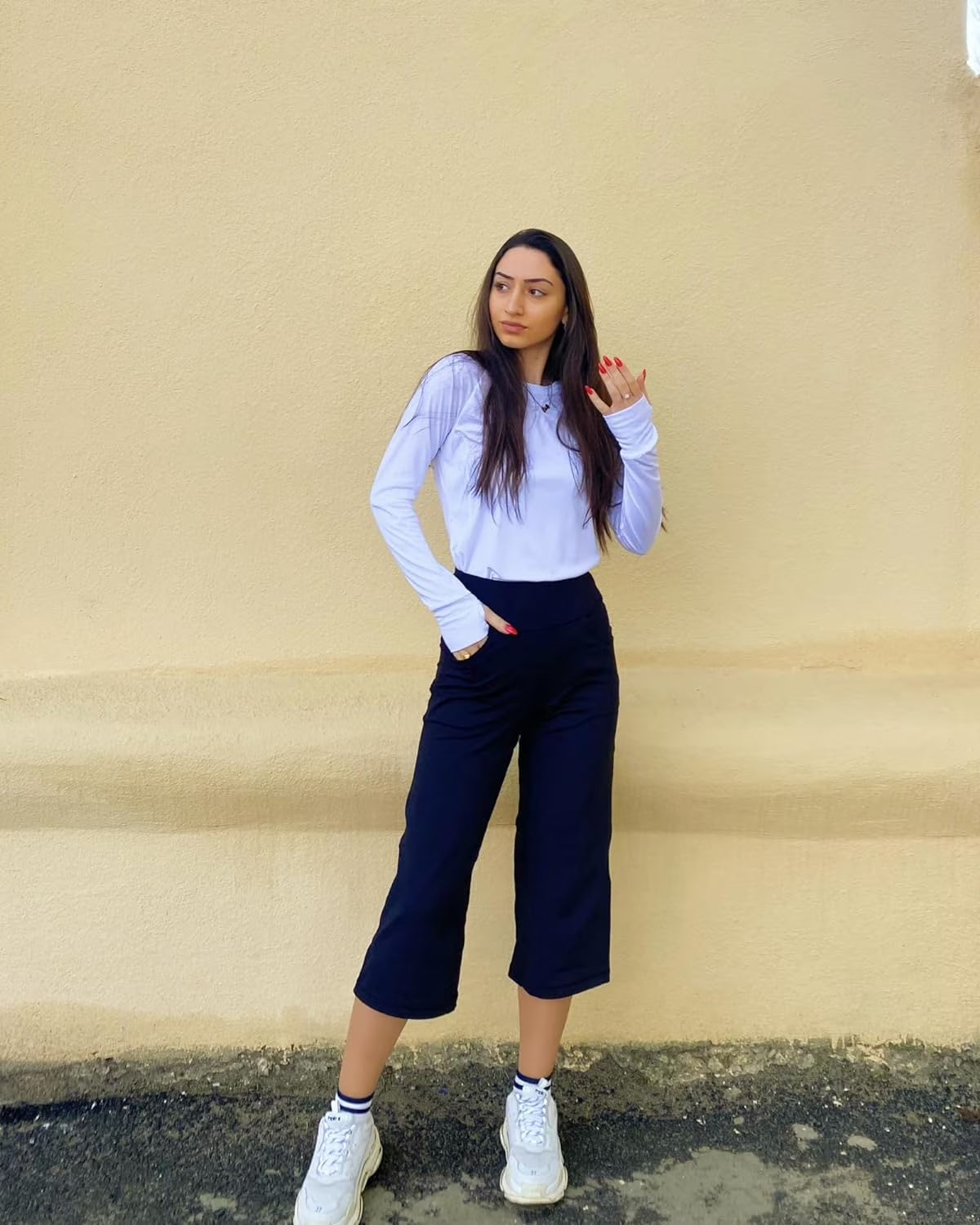 MLDRA Capri Wide Leg Pants for Women Yoga Pants Flare Petite with Pockets High Waist Lightweight Leggings Sweatpants for Summer